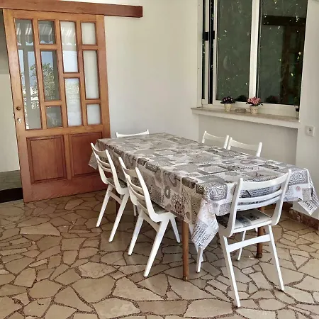 Apartment Daz Makarska