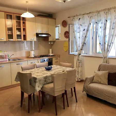 Apartment Daz Makarska