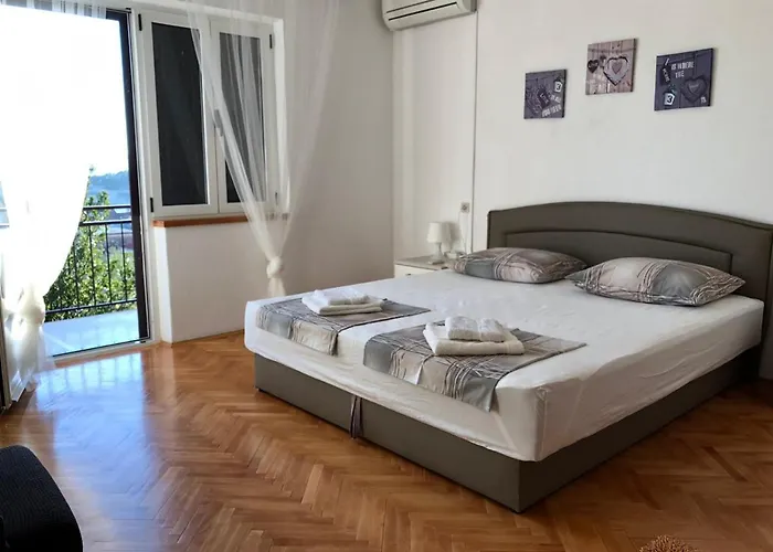 Apartment Daz Makarska