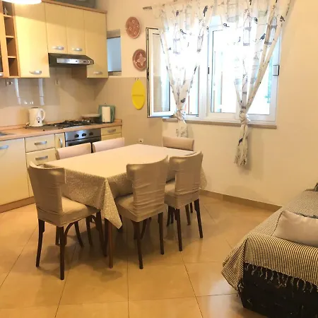 Daz Apartament Makarska